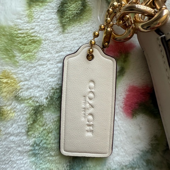 NWOT Coach Purse - 2 Different Straps - Never Worn - Picture 6 of 15